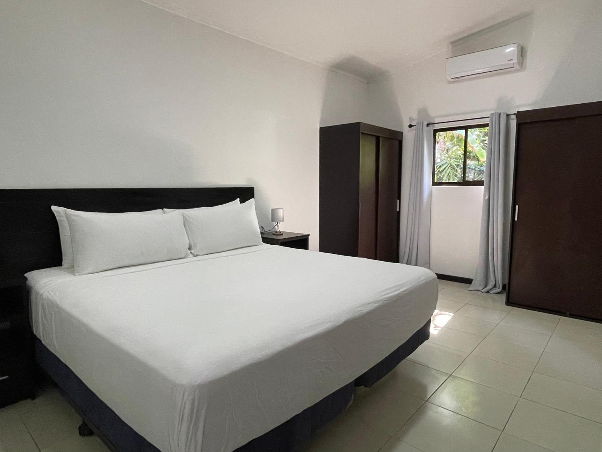 Fuego Lodge Playa Santa Teresa  ภายนอก รูปภาพ