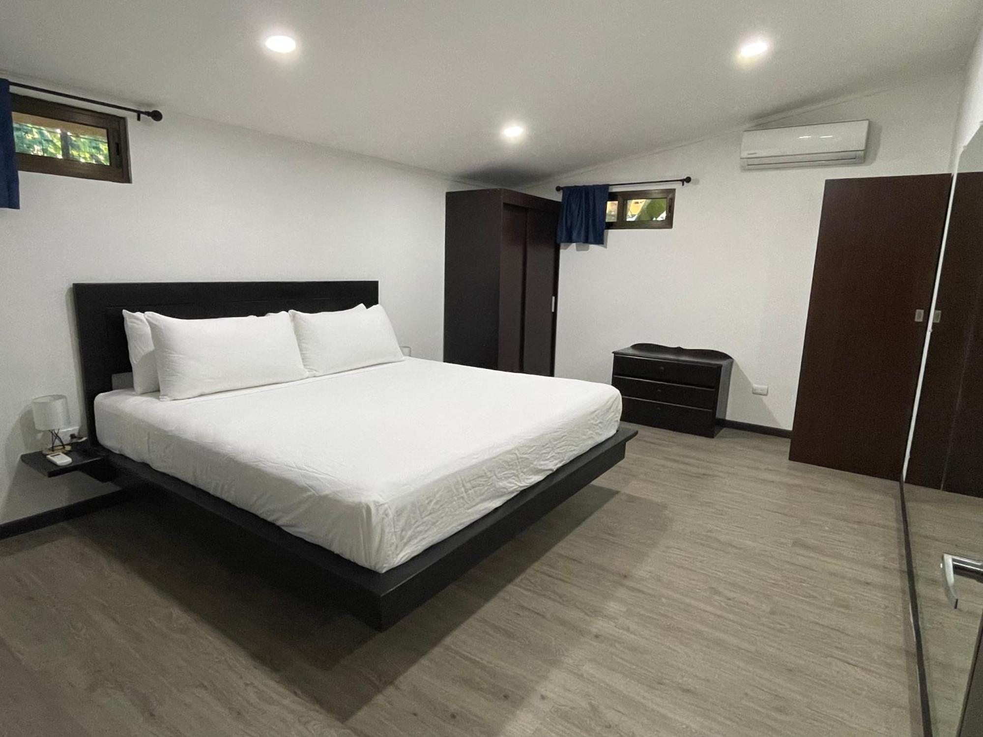 Fuego Lodge Playa Santa Teresa  ภายนอก รูปภาพ