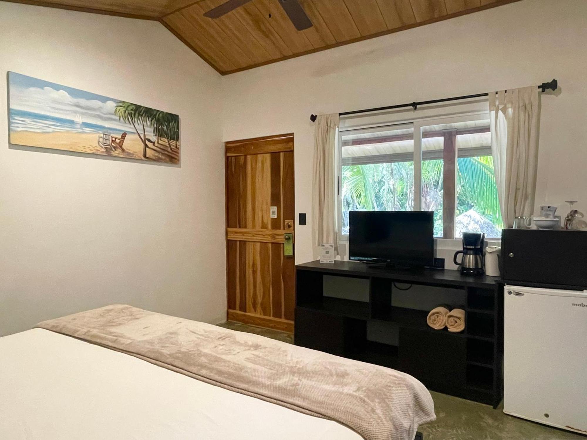 Fuego Lodge Playa Santa Teresa  ภายนอก รูปภาพ