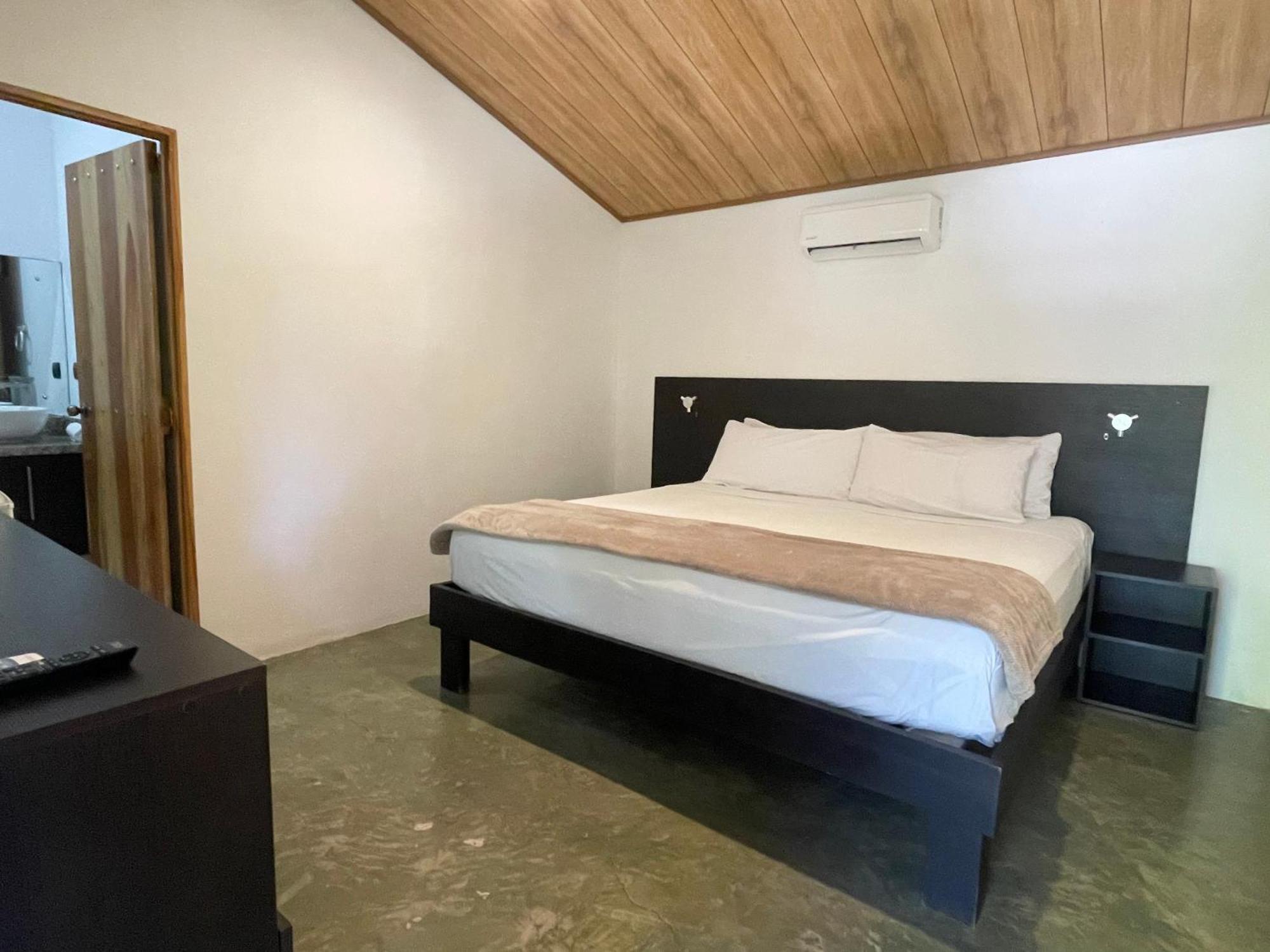 Fuego Lodge Playa Santa Teresa  ภายนอก รูปภาพ