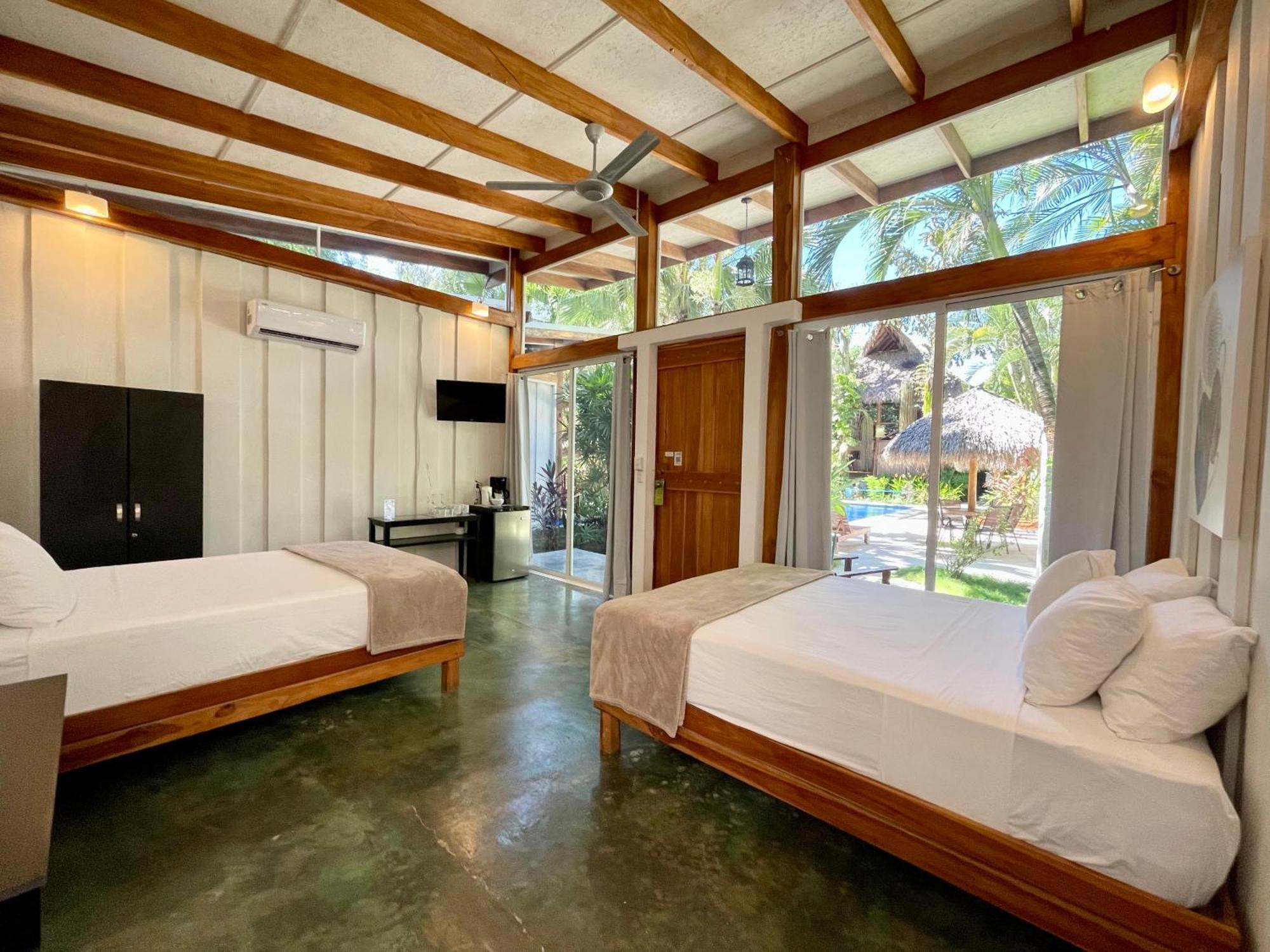 Fuego Lodge Playa Santa Teresa  ภายนอก รูปภาพ