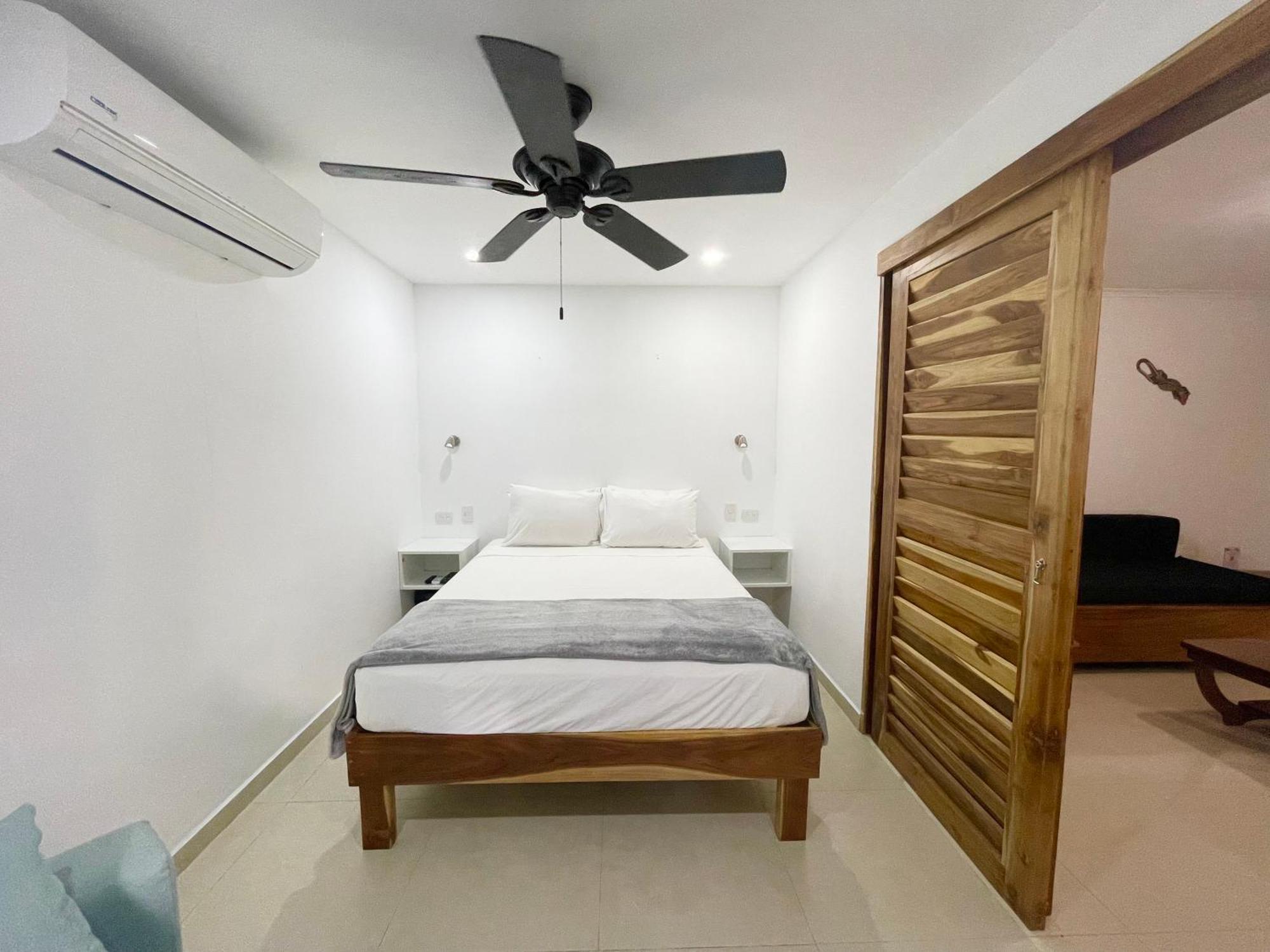 Fuego Lodge Playa Santa Teresa  ภายนอก รูปภาพ